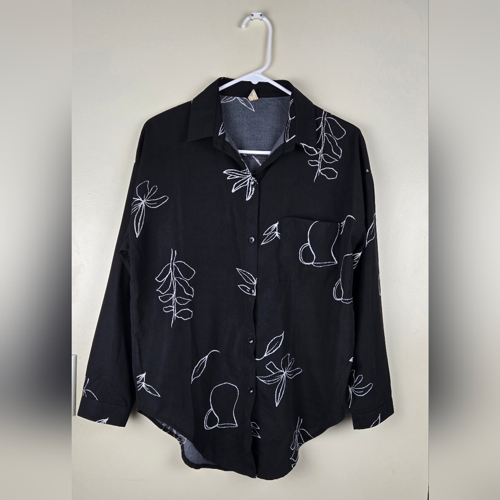 Zhicong XI Black Long Sleeve Button Down Woman Shirt Size M V-Neck